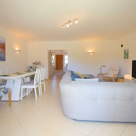 Villa Ferreira's *